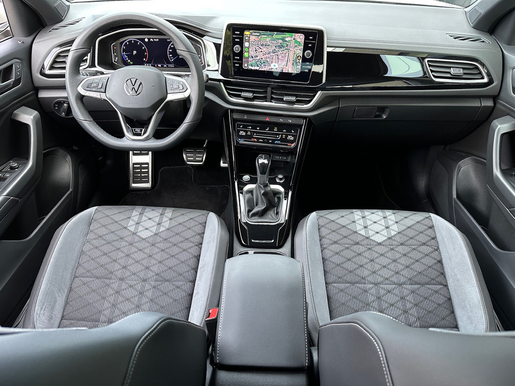 tweedehands Volkswagen T-Roc 1.5 TSI 150pk DSG R-Line | Camera | Keyless | Elek. Achterklep | Dode hoek | Rijklaar incl. 1 jaar Bovag garantie   – beschikbaar bij Van de Velde Auto’s