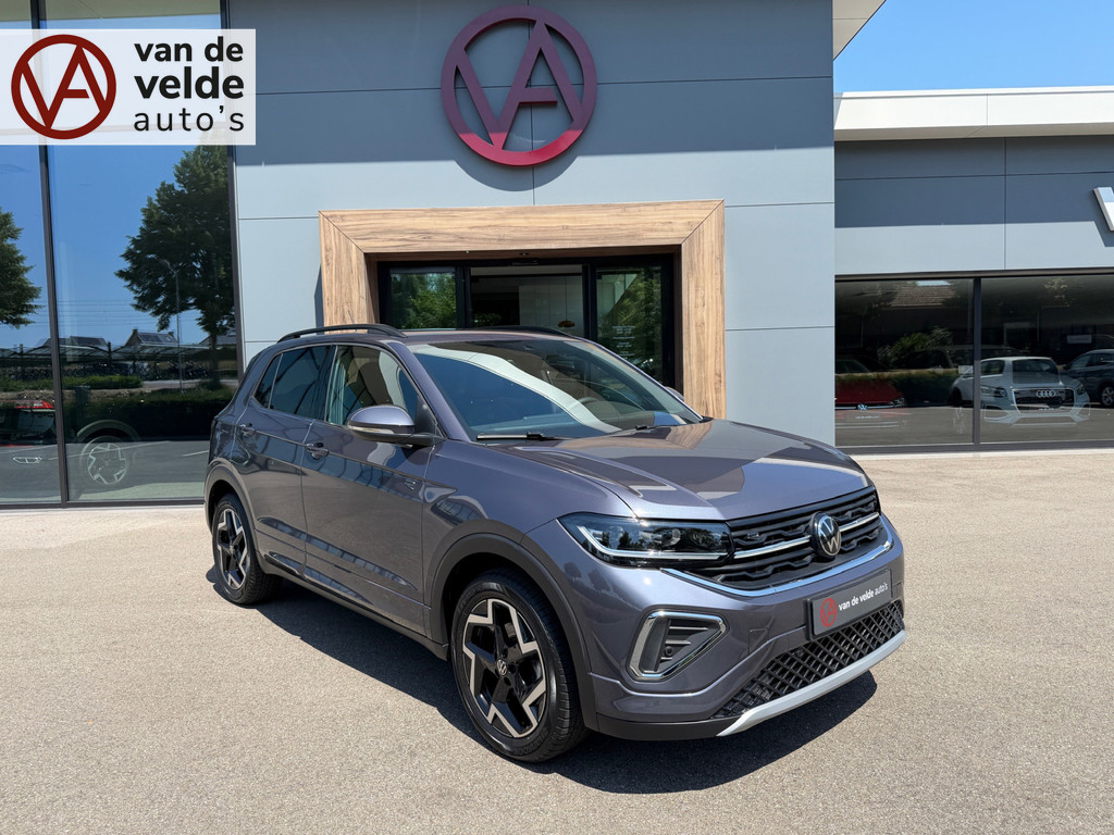 tweedehands Volkswagen T-Cross 1.5 TSI 150pk DSG R-Line | Camera | Trekhaak | Navi | IQ light | Rijklaar incl. garantie   – beschikbaar bij Van de Velde Auto’s