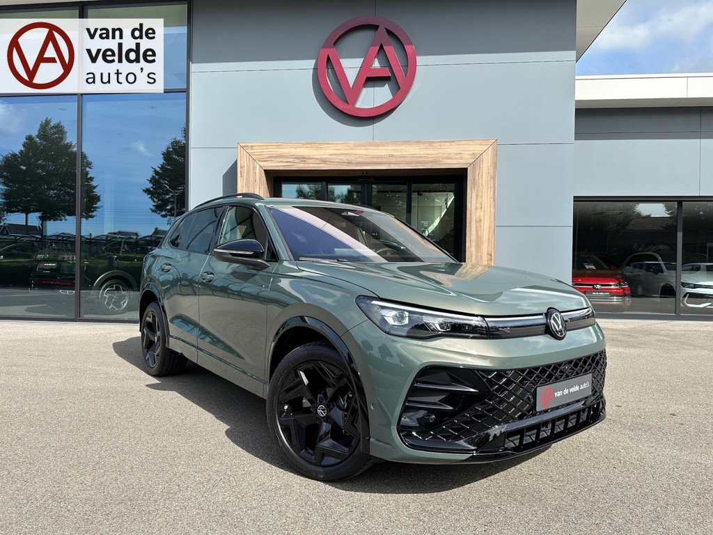 tweedehands Volkswagen Tiguan 1.5 eHybrid 272pk R-Line | Black line | Head up | 360 Camera | Trekhaak | Dode hoek | IQ light | Elek. klep | Rijklaar incl. gar   – beschikbaar bij Van de Velde Auto’s