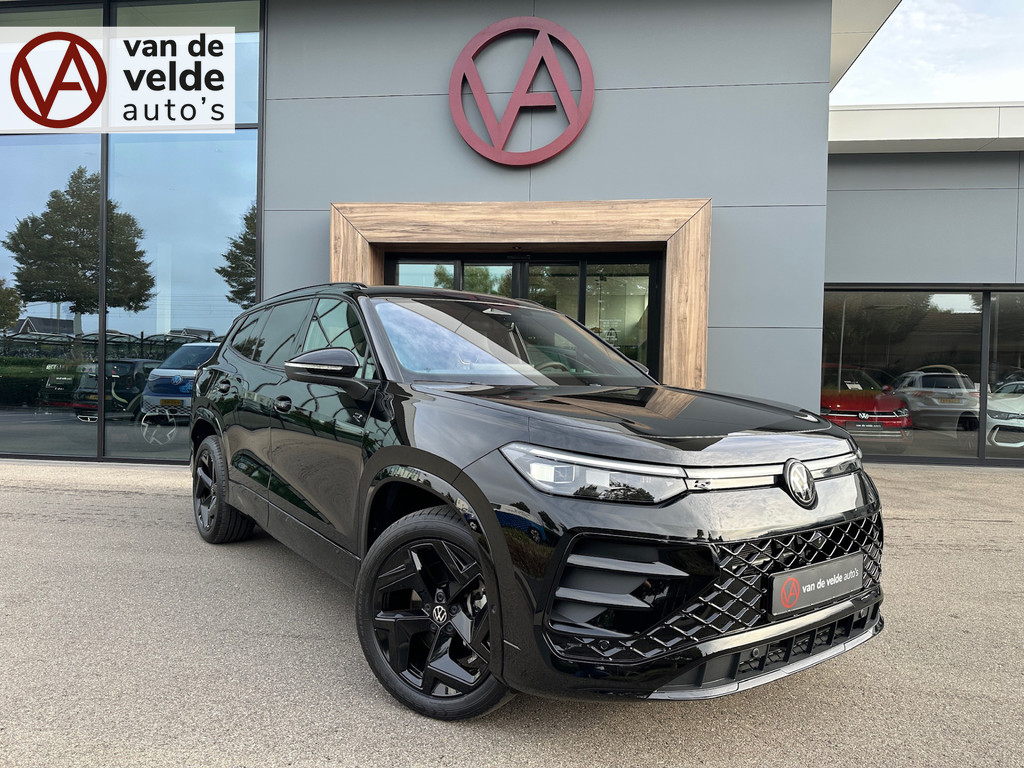 tweedehands Volkswagen Tayron 1.5 eHybrid 272pk R-Line | Black Style | Trekhaak | Head Up | 360 Camera | Elek. Achterklep | Rijklaar incl. garantie   – beschikbaar bij Van de Velde Auto’s
