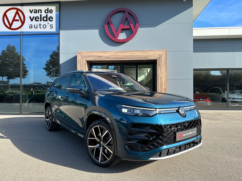 tweedehands Volkswagen Tayron 1.5 eHybrid R-Line | Panoramadak | Trekhaak | Head Up | Harman/Kardon | 360 Camera | Elek. Achterklep | Rijklaar incl. garantie   – beschikbaar bij Van de Velde Auto’s